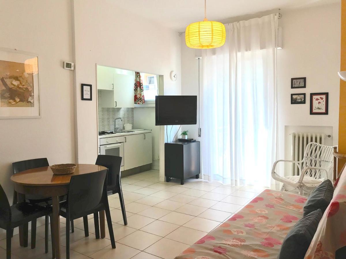Casa Stefania Igea Marina Apartment เบลลาเรีย-อีเจอา มารีนา ภายนอก รูปภาพ